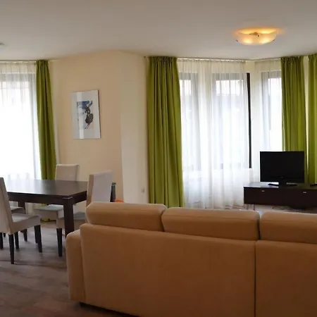 House Laudis 班斯科